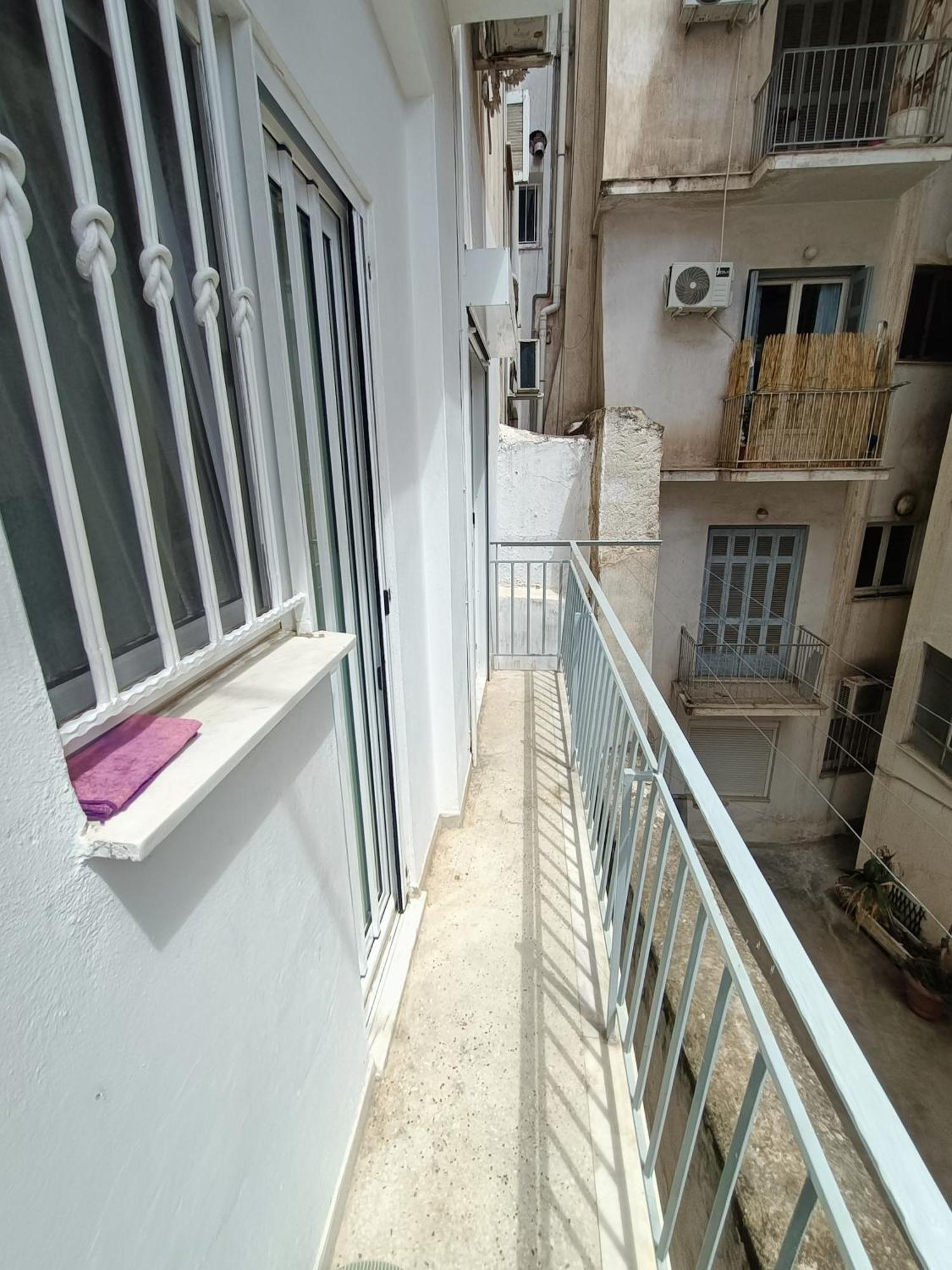 Couple'S Escape Apartment Athens Ngoại thất bức ảnh