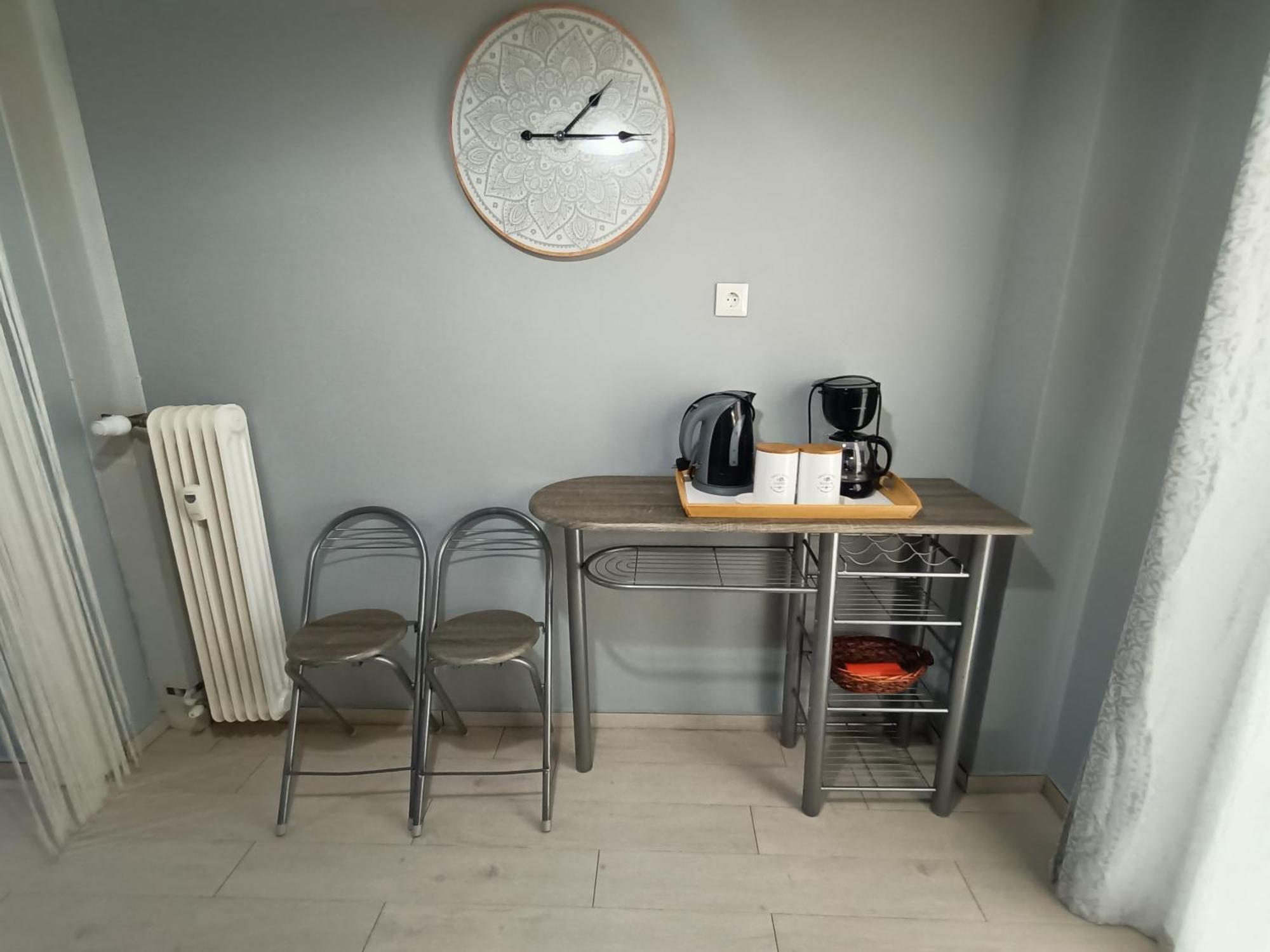 Couple'S Escape Apartment Athens Ngoại thất bức ảnh